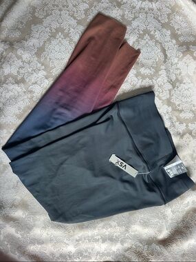VSX Elevate Leggings NWT Ombre Leggings with Black Base